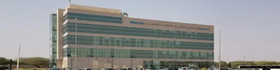 المنظر الخارجي لمستشفى ميديكلينيك الجوهرة في العين، مقر عيادات طب الأم والجنين